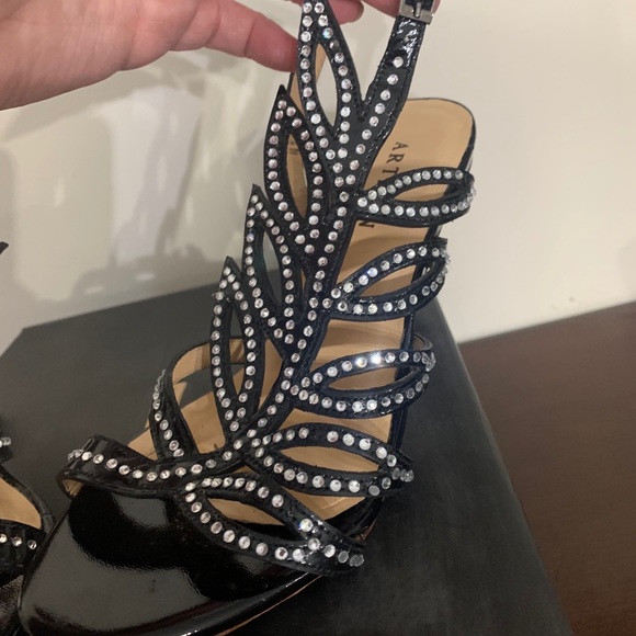 Heels - Picture 6 of 8